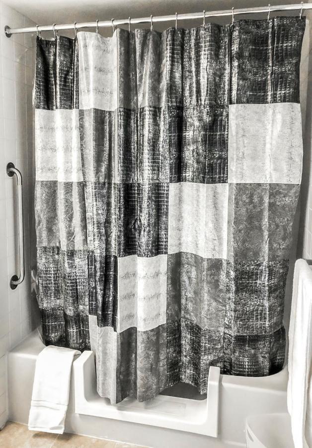 Short Term Rentals At The Park At Trowbridge Senior Community Southfield Exteriér fotografie
