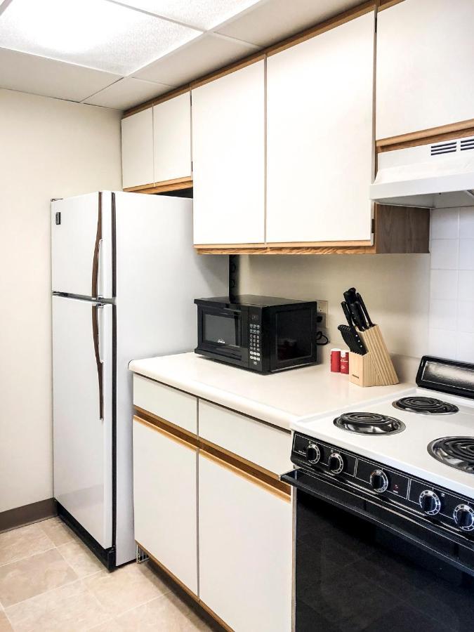 Short Term Rentals At The Park At Trowbridge Senior Community Southfield Exteriér fotografie
