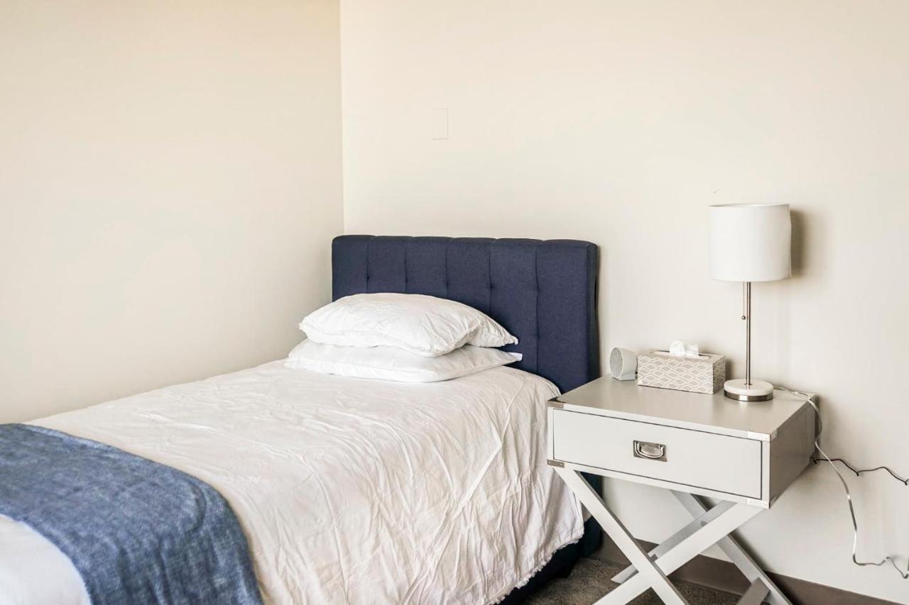 Short Term Rentals At The Park At Trowbridge Senior Community Southfield Exteriér fotografie