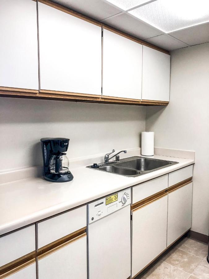 Short Term Rentals At The Park At Trowbridge Senior Community Southfield Exteriér fotografie