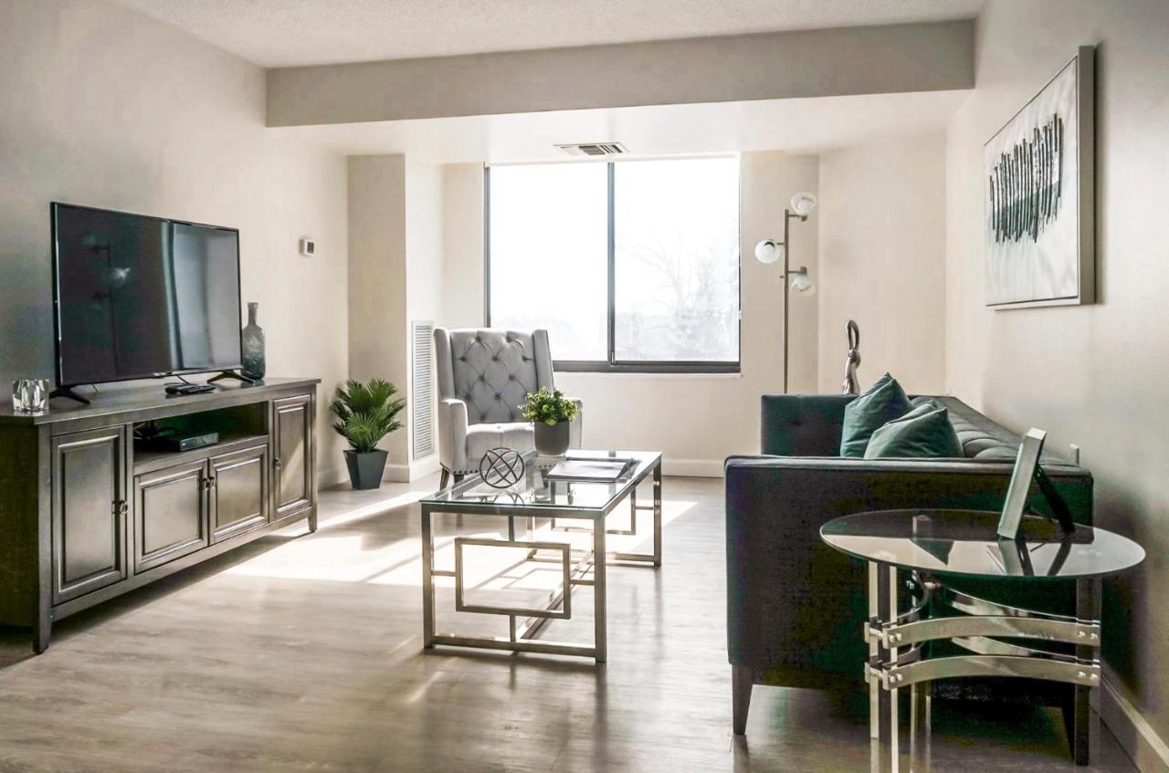 Short Term Rentals At The Park At Trowbridge Senior Community Southfield Exteriér fotografie