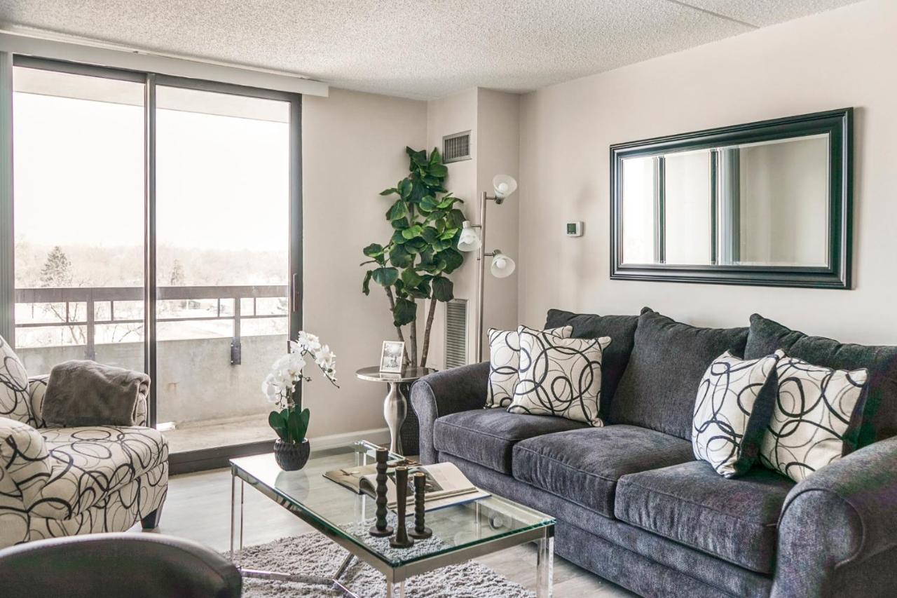 Short Term Rentals At The Park At Trowbridge Senior Community Southfield Exteriér fotografie