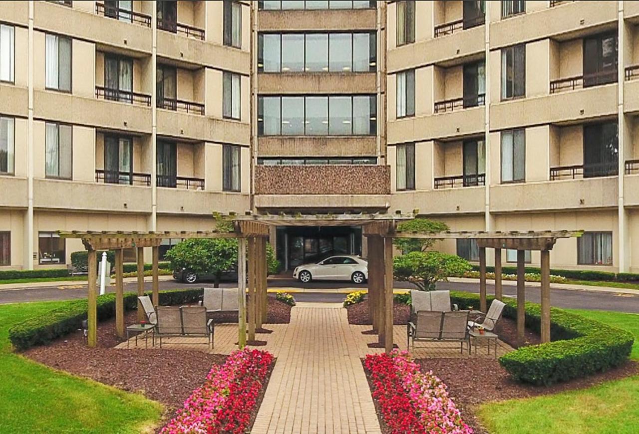 Short Term Rentals At The Park At Trowbridge Senior Community Southfield Exteriér fotografie