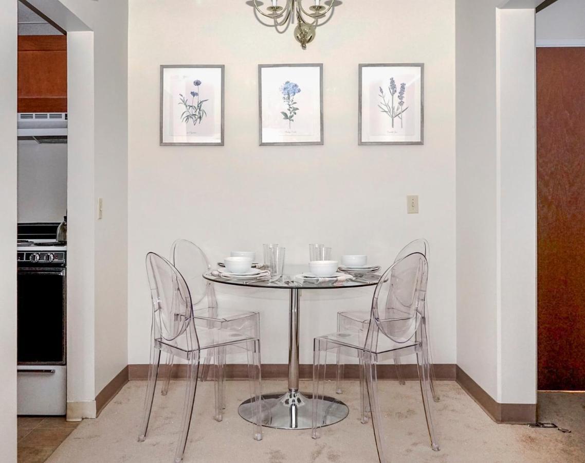Short Term Rentals At The Park At Trowbridge Senior Community Southfield Exteriér fotografie