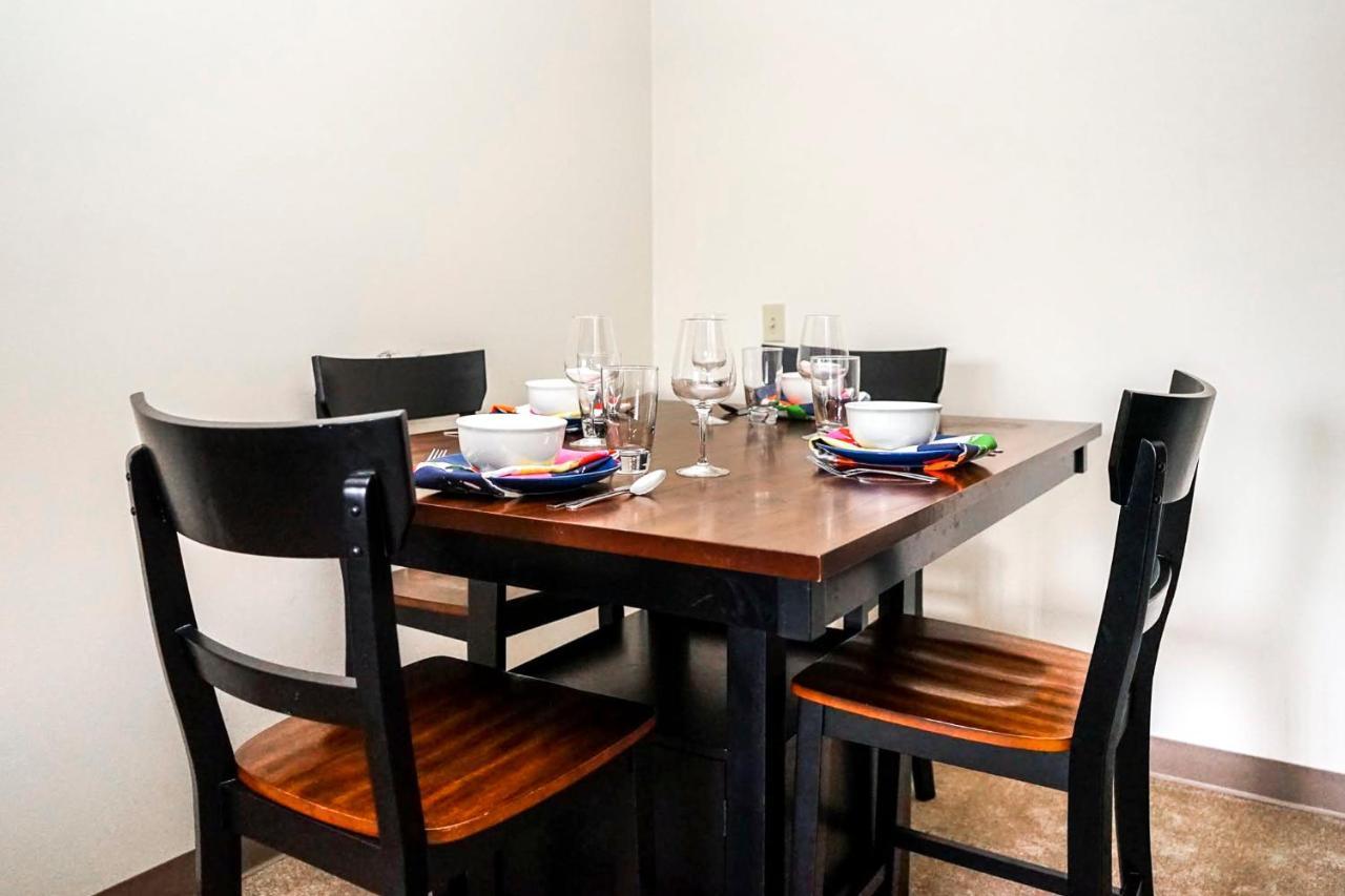Short Term Rentals At The Park At Trowbridge Senior Community Southfield Exteriér fotografie