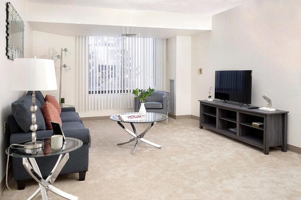 Short Term Rentals At The Park At Trowbridge Senior Community Southfield Exteriér fotografie