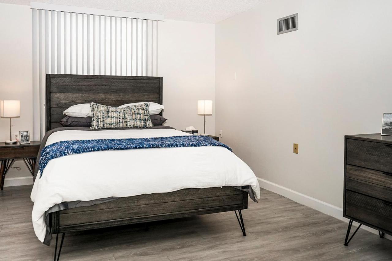 Short Term Rentals At The Park At Trowbridge Senior Community Southfield Exteriér fotografie