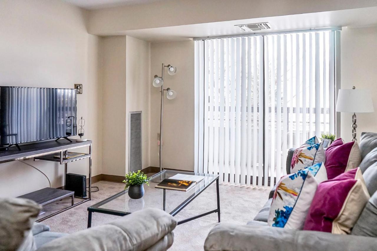 Short Term Rentals At The Park At Trowbridge Senior Community Southfield Exteriér fotografie