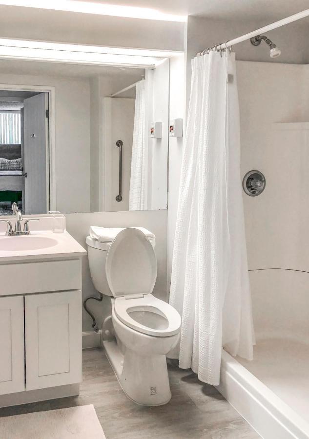 Short Term Rentals At The Park At Trowbridge Senior Community Southfield Exteriér fotografie